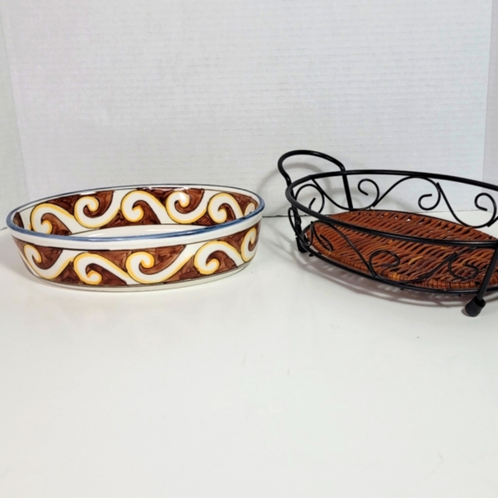 Temptations Oven to Table Beautiful Oval Dish w Metal Stand & Wicker Pad - Picture 10 of 16